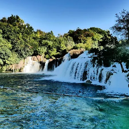 شقة Penthouse Duplex Anna - 4 Bed 3 Bath - Seaview - Free Parking - And Restaurants 250m - Ciovo And - 15 Minutes To Airport