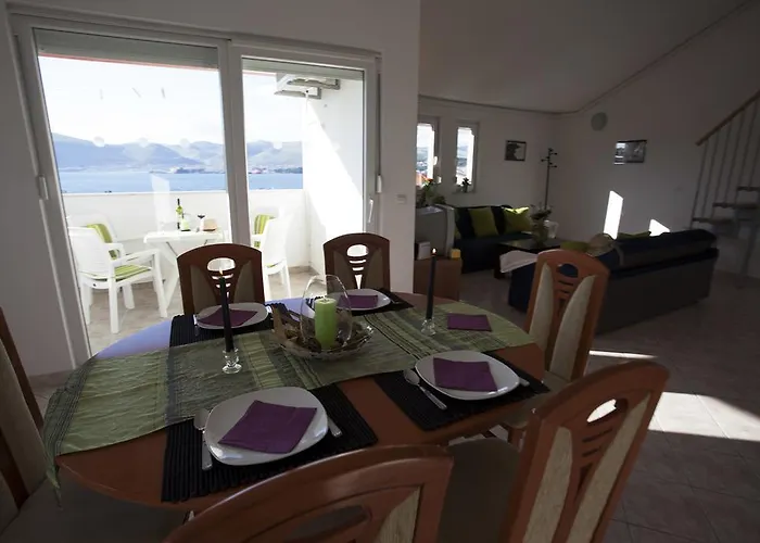 아파트 Penthouse Duplex Anna - 4 Bed 3 Bath - Seaview - Free Parking - And Restaurants 250m - Ciovo And - 15 Minutes To Airport 트로기르