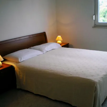 Penthouse Duplex Anna - 4 Bed 3 Bath - Seaview - Free Parking - And Restaurants 250m - Ciovo And - 15 Minutes To Airport Lägenhet