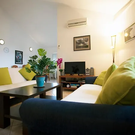 Penthouse Duplex Anna - 4 Bed 3 Bath - Seaview - Free Parking - And Restaurants 250m - Ciovo And - 15 Minutes To Airport Трогир