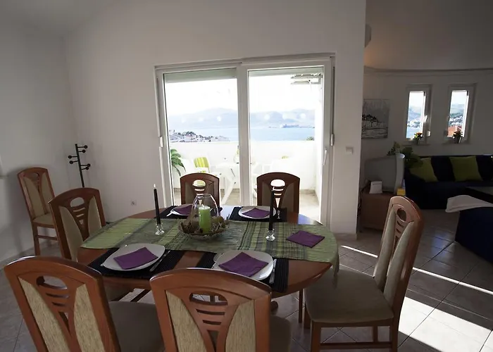 Penthouse Duplex Anna - 4 Bed 3 Bath - Seaview - Free Parking - And Restaurants 250m - Ciovo And - 15 Minutes To Airport