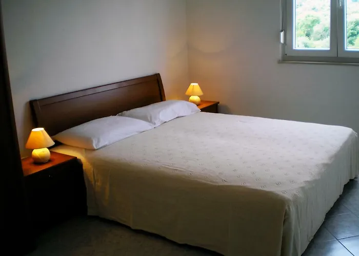 Penthouse Duplex Anna - 4 Bed 3 Bath - Seaview - Free Parking - And Restaurants 250m - Ciovo And - 15 Minutes To Airport Lägenhet