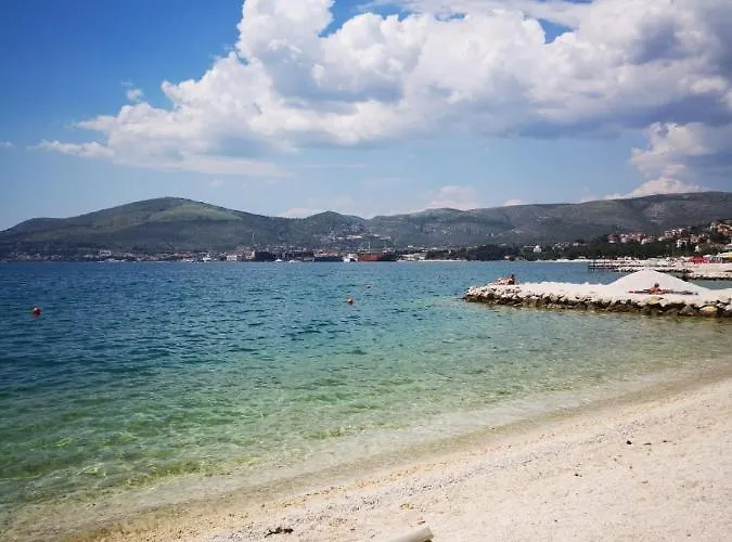 Penthouse Duplex Anna - 4 Bed 3 Bath - Seaview - Free Parking - And Restaurants 250m - Ciovo And - 15 Minutes To Airport *