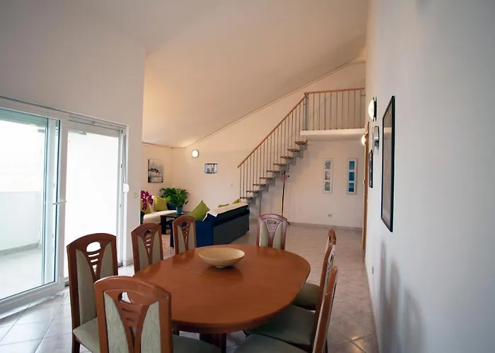 Appartement Penthouse Duplex Anna - 4 Bed 3 Bath - Seaview - Free Parking - And Restaurants 250m - Ciovo And - 15 Minutes To Airport *