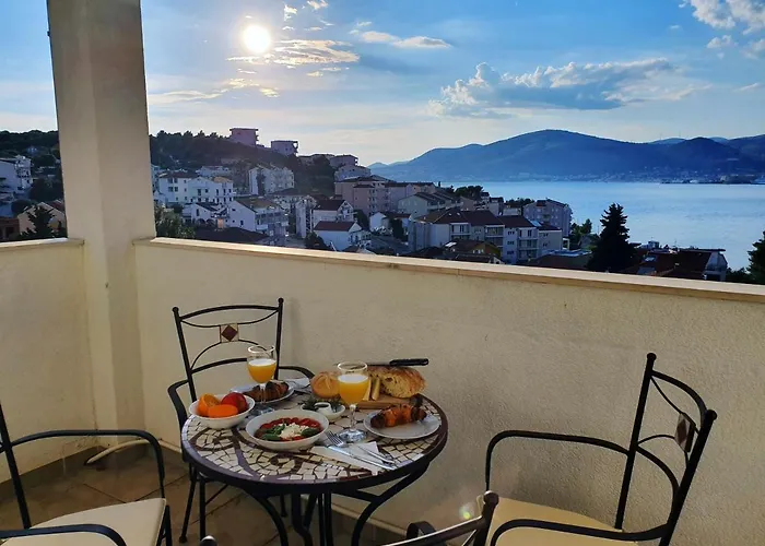 Penthouse Duplex Anna - 4 Bed 3 Bath - Seaview - Free Parking - And Restaurants 250m - Ciovo And - 15 Minutes To Airport * Trogir