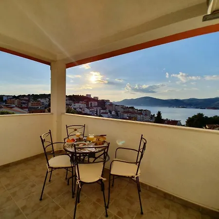 Penthouse Duplex Anna - 4 Bed 3 Bath - Seaview - Free Parking - And Restaurants 250m - Ciovo And - 15 Minutes To Airport *