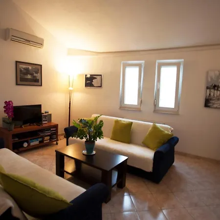 Lejlighed Penthouse Duplex Anna - 4 Bed 3 Bath - Seaview - Free Parking - And Restaurants 250m - Ciovo And - 15 Minutes To Airport *