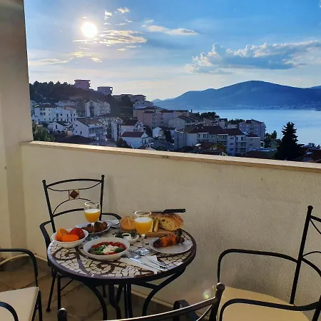 Penthouse Duplex Anna - 4 Bed 3 Bath - Seaview - Free Parking - And Restaurants 250m - Ciovo And - 15 Minutes To Airport * Trogir